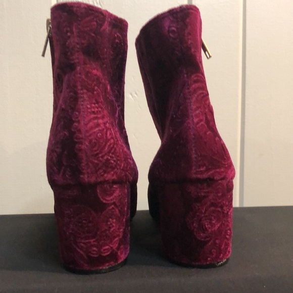ZigiSoho Ankle Suede Red Booties - Picture 7 of 10